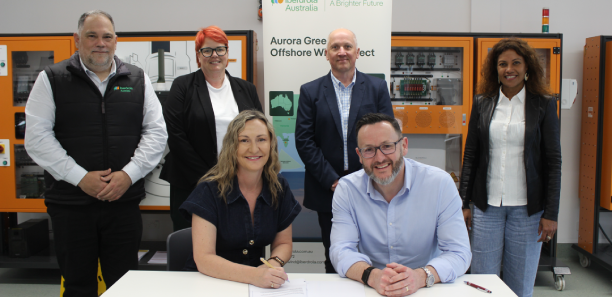 TAFE Gippsland CEO James Montgomery and Iberdrola Australia CEO Paul Simhauser sign MoU 