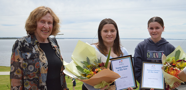 Councillor Jane Greacen, Danika Wood and Jasmine Westaway